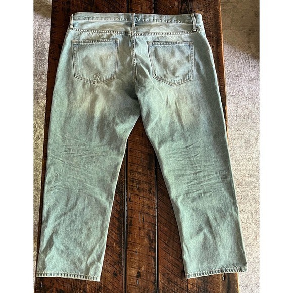 GAP 32 Petite Womens Jeans light wash distressed - Picture 3 of 10